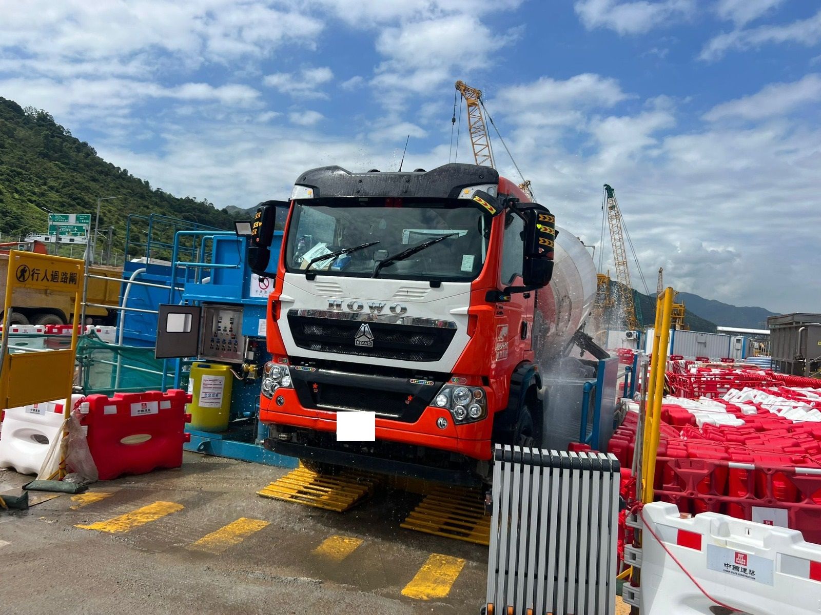 Env_2_dump truck w wheel washing.jpg